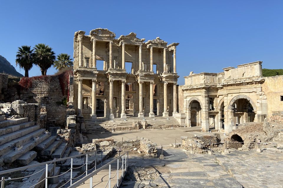 Tour privado de Éfeso desde el puerto de Esmirna — Éfeso, Templo de Artemisa y tejido de alfombras